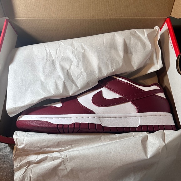 NEW Nike Dunk Low - Picture 2 of 3